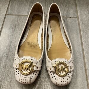 Micheal Kors white flats
